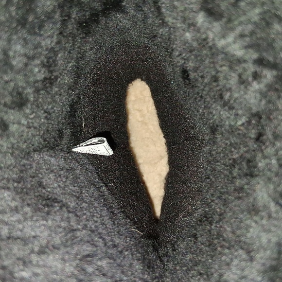 Bear Paws Black Boots with Bonus Unbranded Bumbag  Bundle - Picture 12 of 12